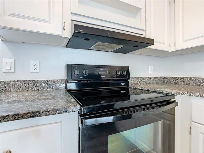 Building Photo - 318 San Pablo Cir