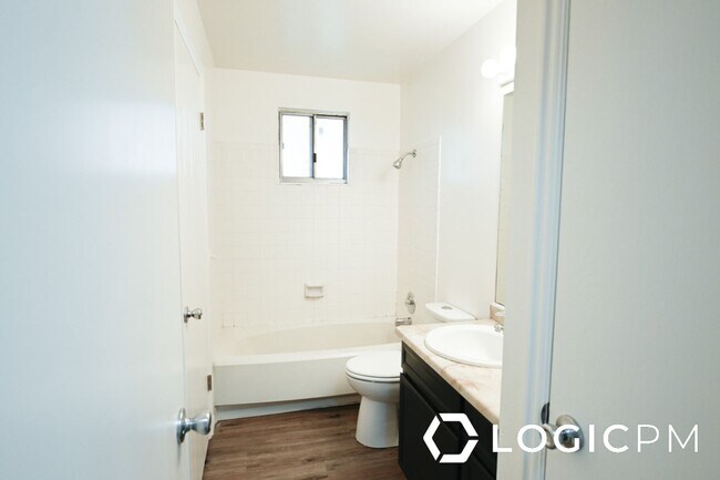 Building Photo - 6492 Fernbrook Dr