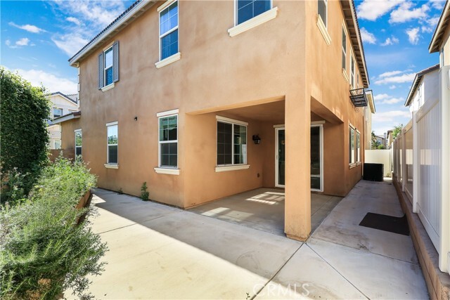 Building Photo - 309 W Via Rua Flores