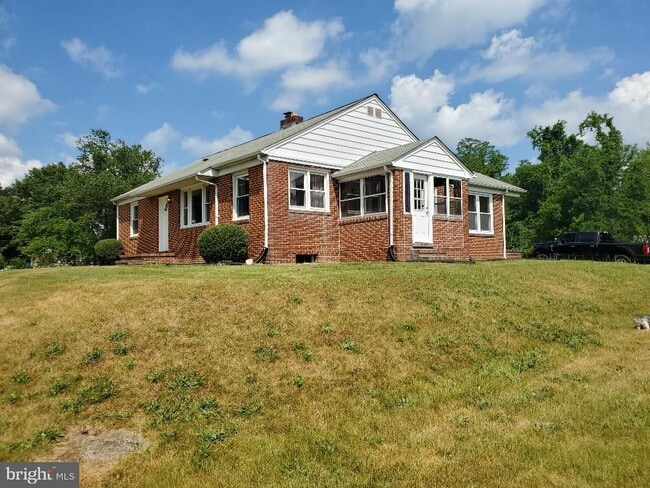 Building Photo - 326 Wellham Ave