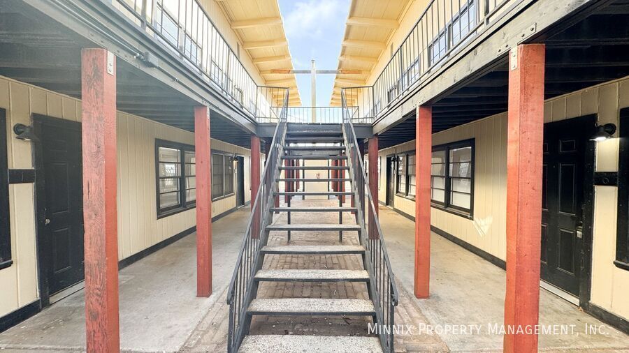 Building Photo - 5005 Avenue W