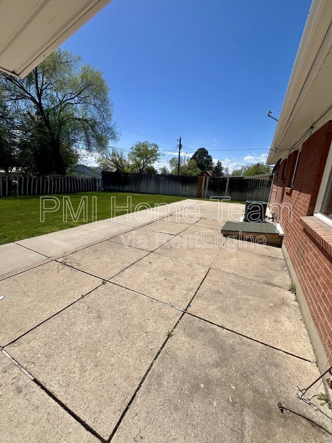 Building Photo - 224 W 700 N
