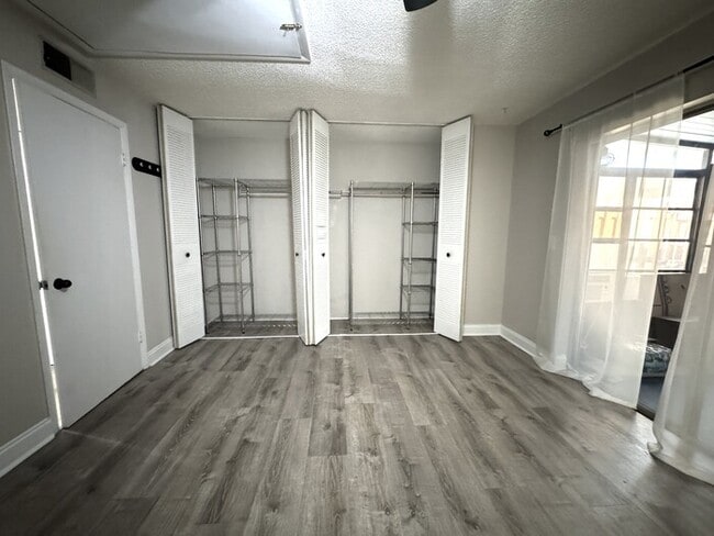 Building Photo - Villa For Rent