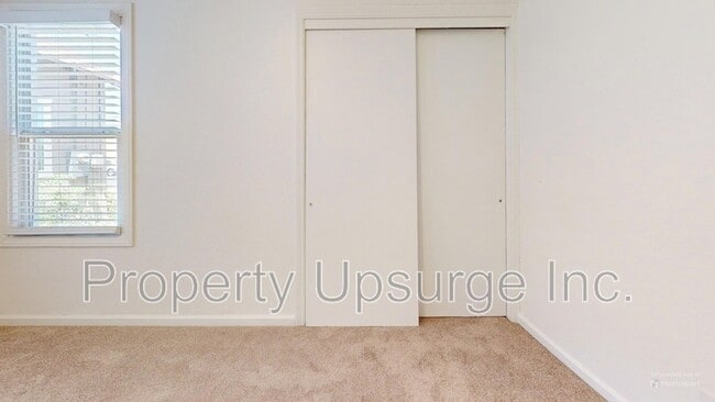 Building Photo - 2063 Park Ave