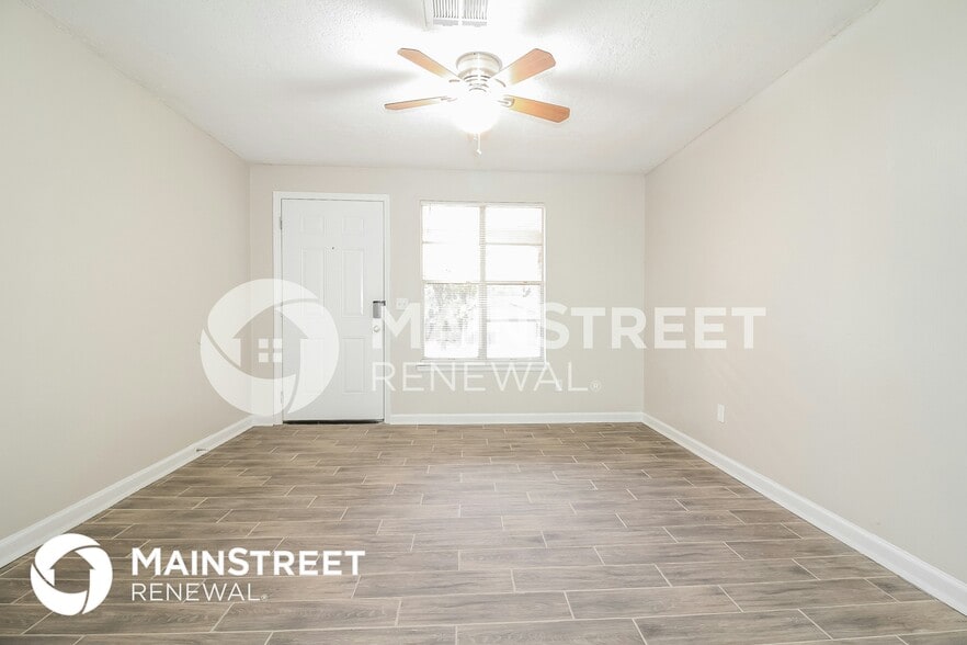 Building Photo - 5009 S Briarwood Dr