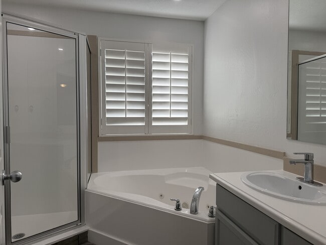 Building Photo - 7691 Willow Walk Ln