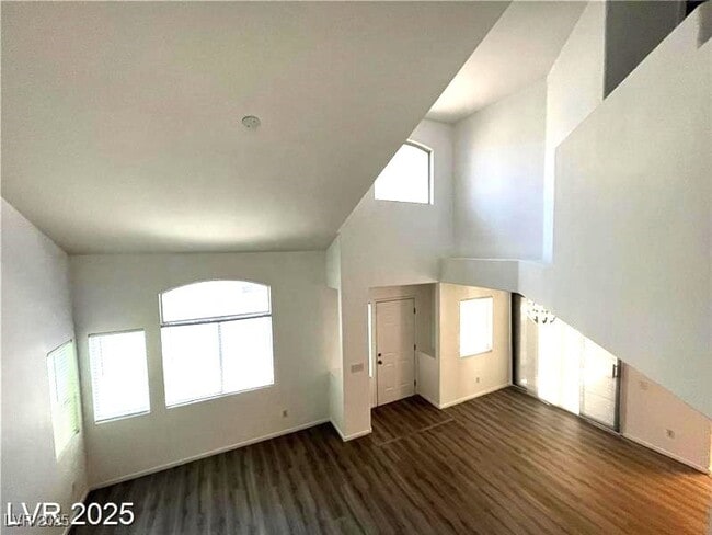 Building Photo - 8017 Cherish Ave