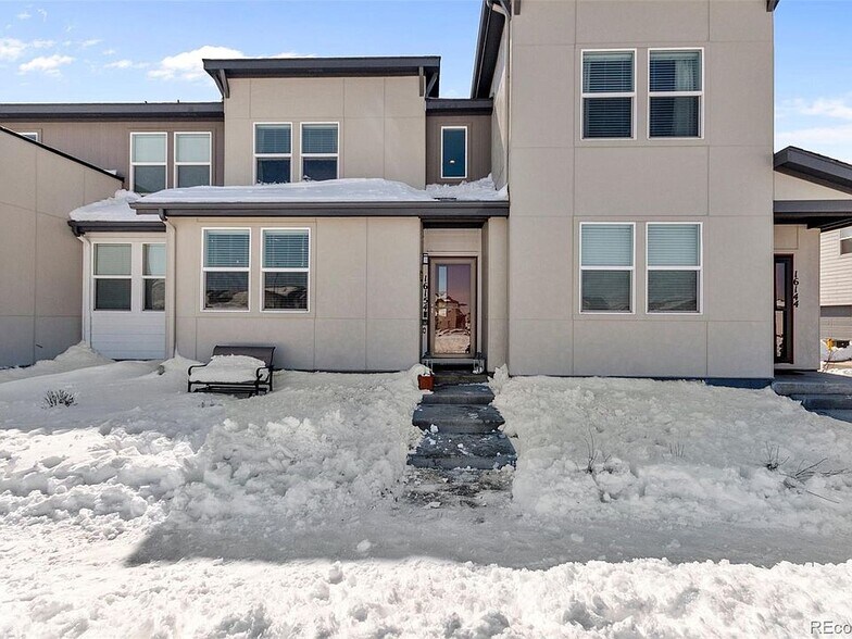 Building Photo - 16154 E 47th Dr