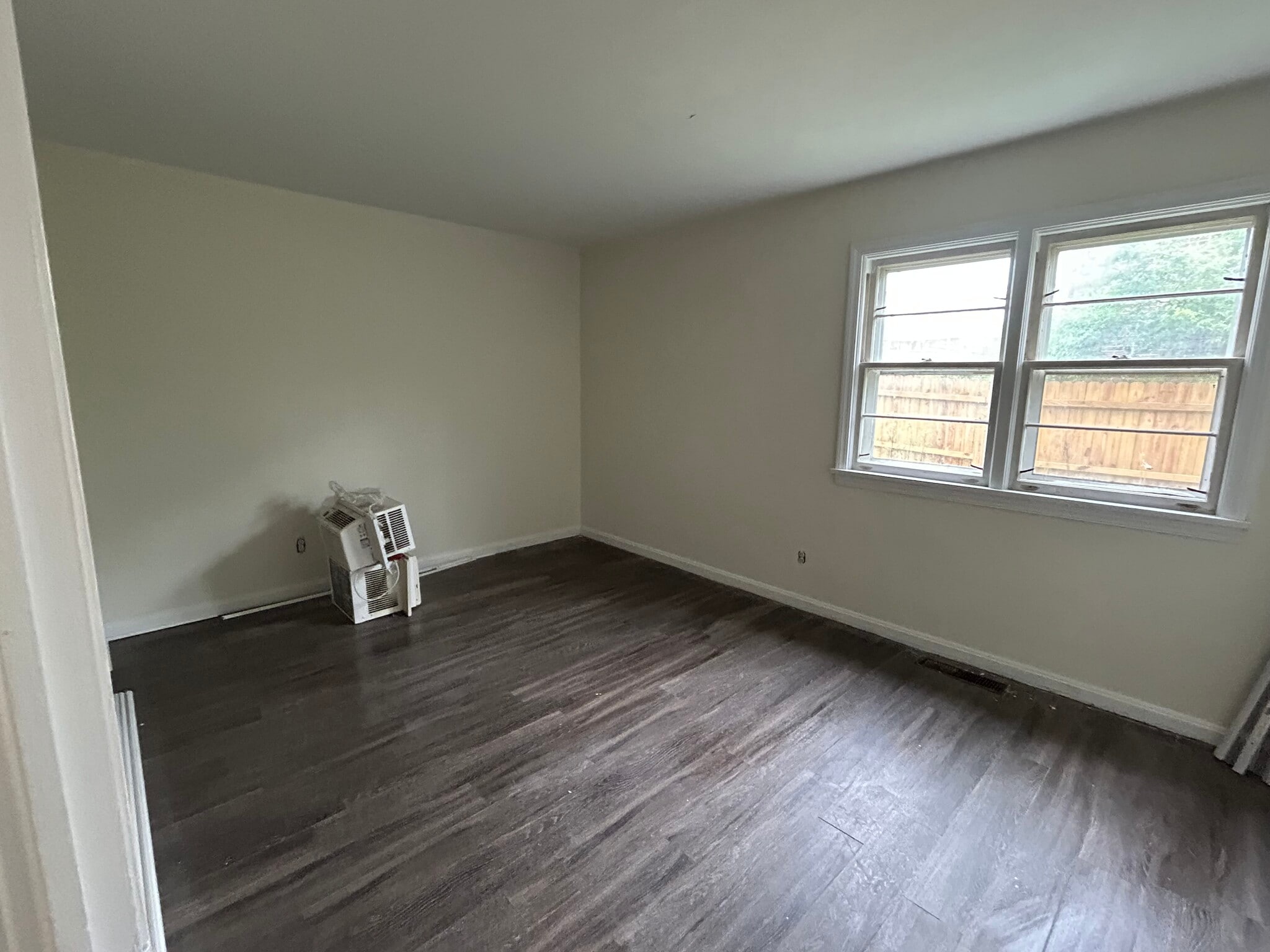Bedroom - 2025 Ayers Ave