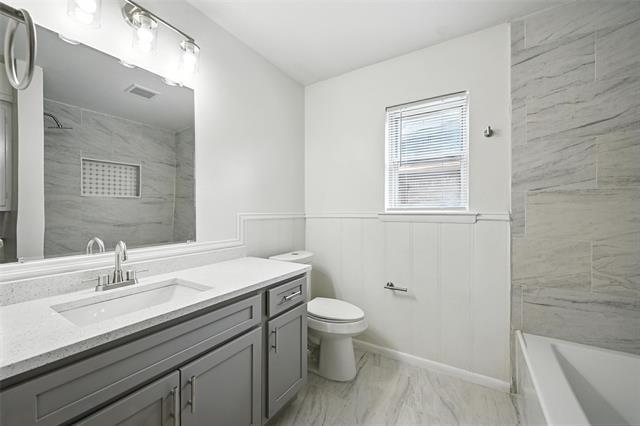 Primary Photo - 304 N Bonham Dr
