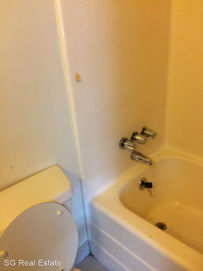 Building Photo - 1331 Liberty St