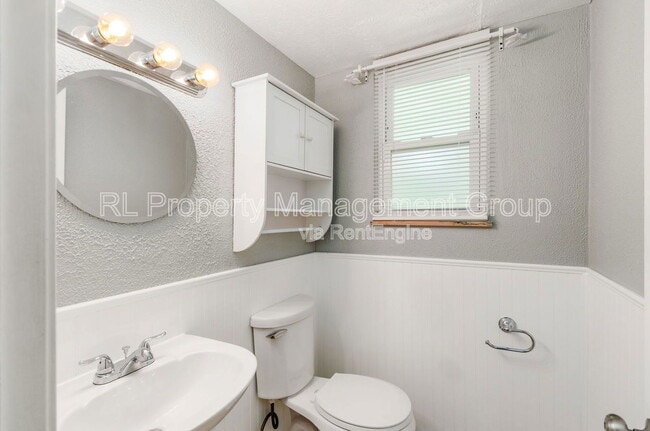 Building Photo - 5951 Als Ct