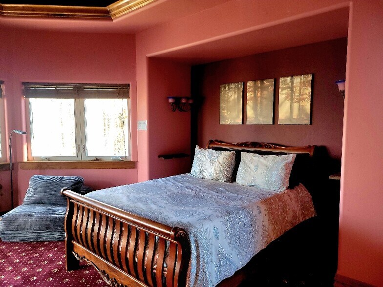 Building Photo - 135 Hideaway Dr