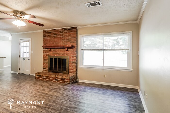 Building Photo - 705 Waverly Ln