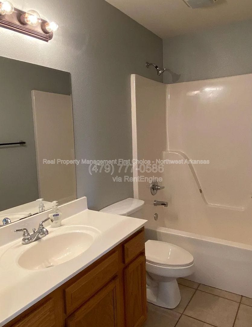 Building Photo - 320 Beasley Dr