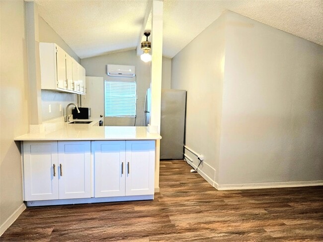 Building Photo - 4419 W Bayshore Dr