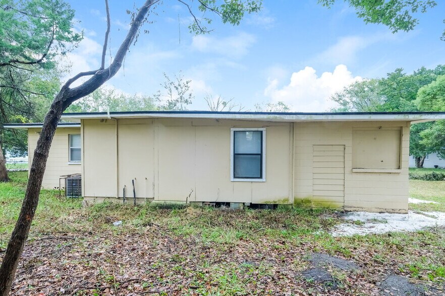 Building Photo - 7244 Rhode Island Dr E