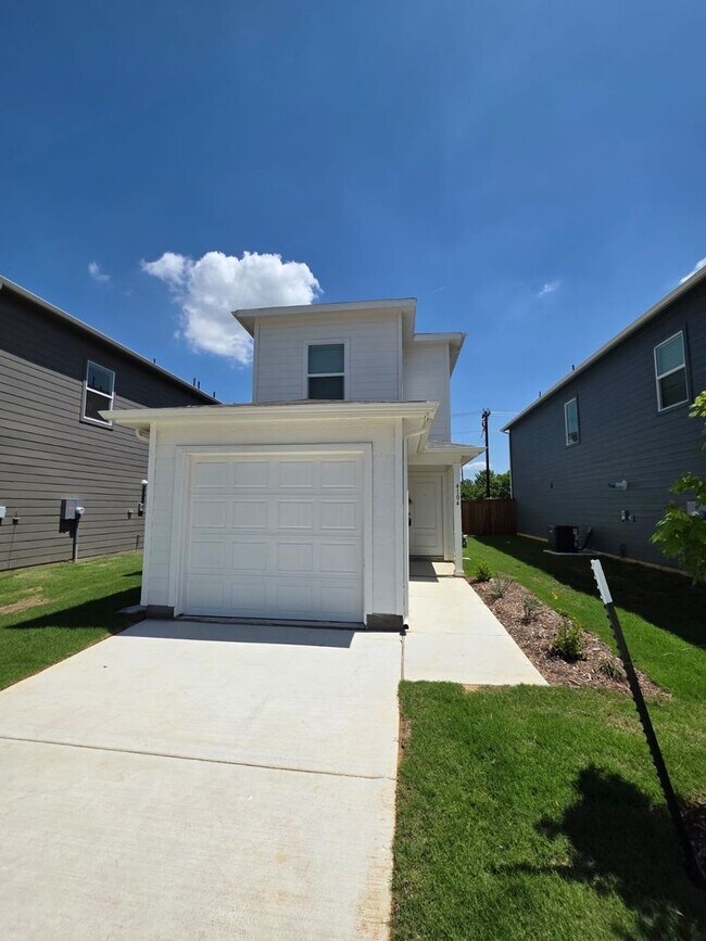 Primary Photo - NEWLY BUILT 3 bedroom 2.5 Bath for rent!!!