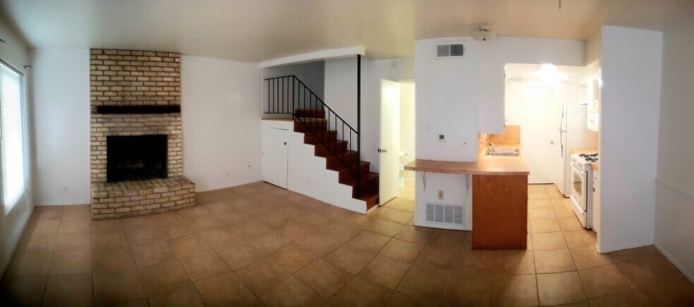 Building Photo - 8616 Putnam Dr