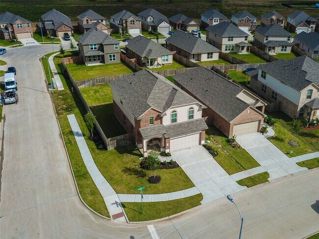 Building Photo - 3542 Vivaldi Dr
