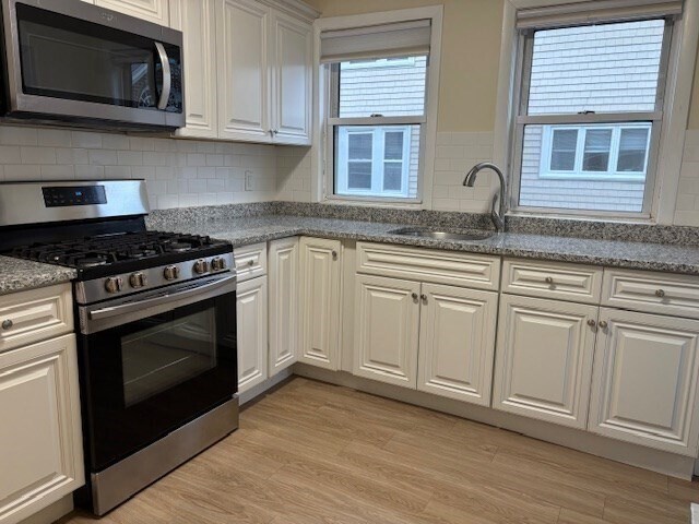 Building Photo - 157 Palmer St