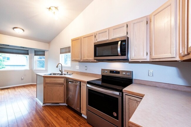 Building Photo - 12105 Woodchase Cir