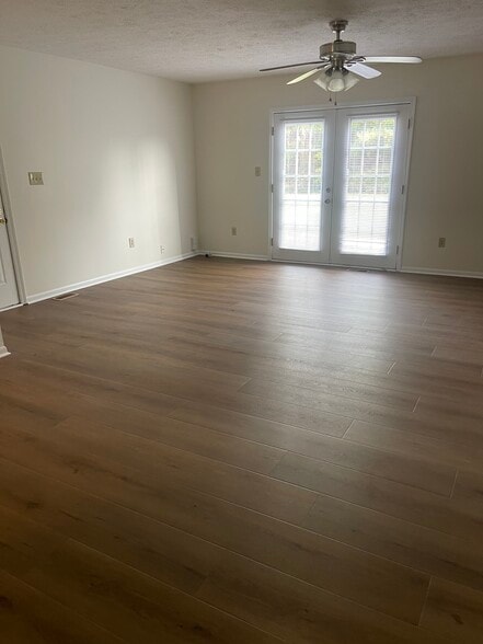 Building Photo - 106 Heather Ln