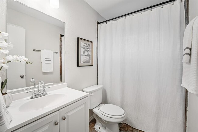 Building Photo - 1110 Blue Fox Dr