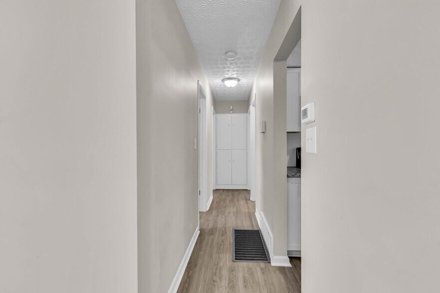 Building Photo - 3134 Medina Ave