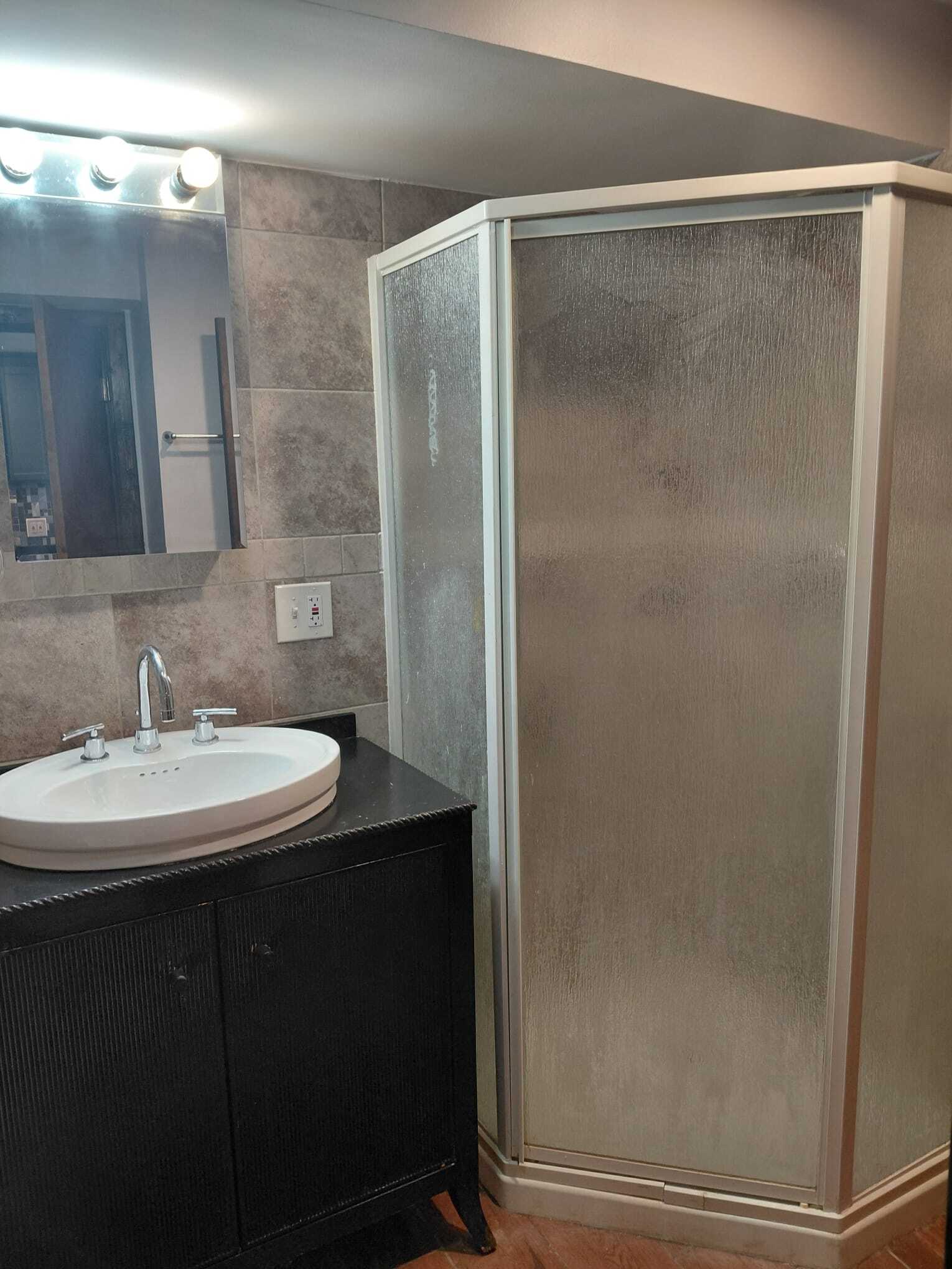 Building Photo - 3713 W Shakespeare Ave