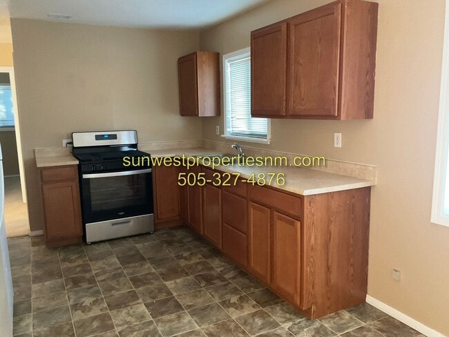 Building Photo - 2 Bedroom, 1 Bath house
