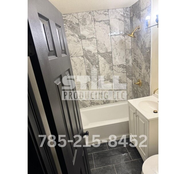 Building Photo - 4836 SW 28th St