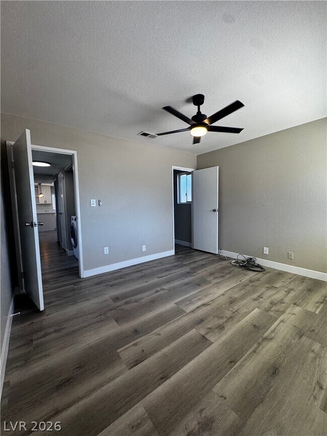 Building Photo - 336 Viewmont Dr