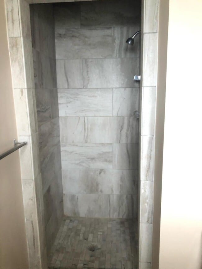 Building Photo - 9542 Lindsey Dr