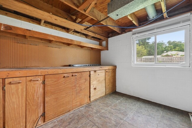 Building Photo - 5014 Norcrest Dr