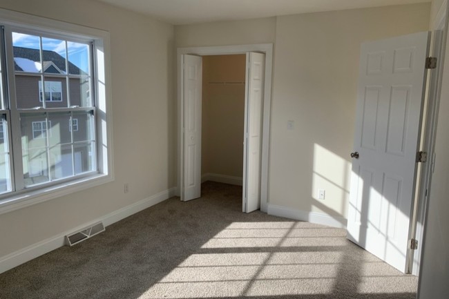 First BR w closet / double Window - 4341 W 26th St