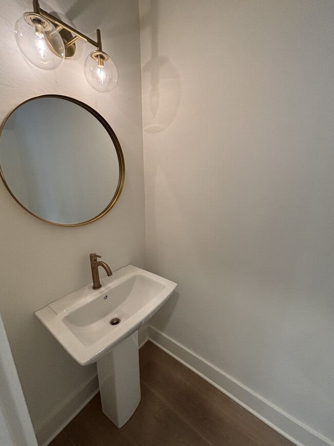 Building Photo - Brand-new 4-bedroom, 3.5-bath home