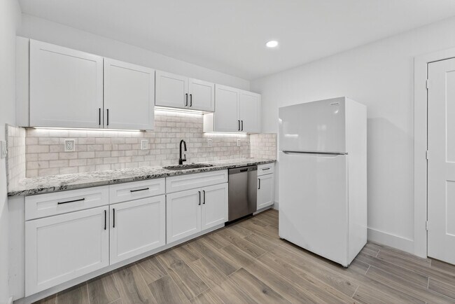 Building Photo - 326 191st St