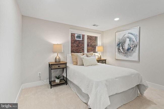 Building Photo - 2711 Groveton St