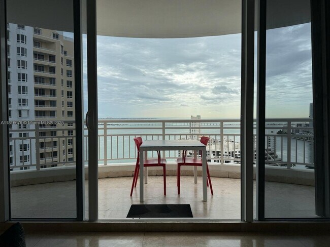 Building Photo - 848 Brickell Key Dr