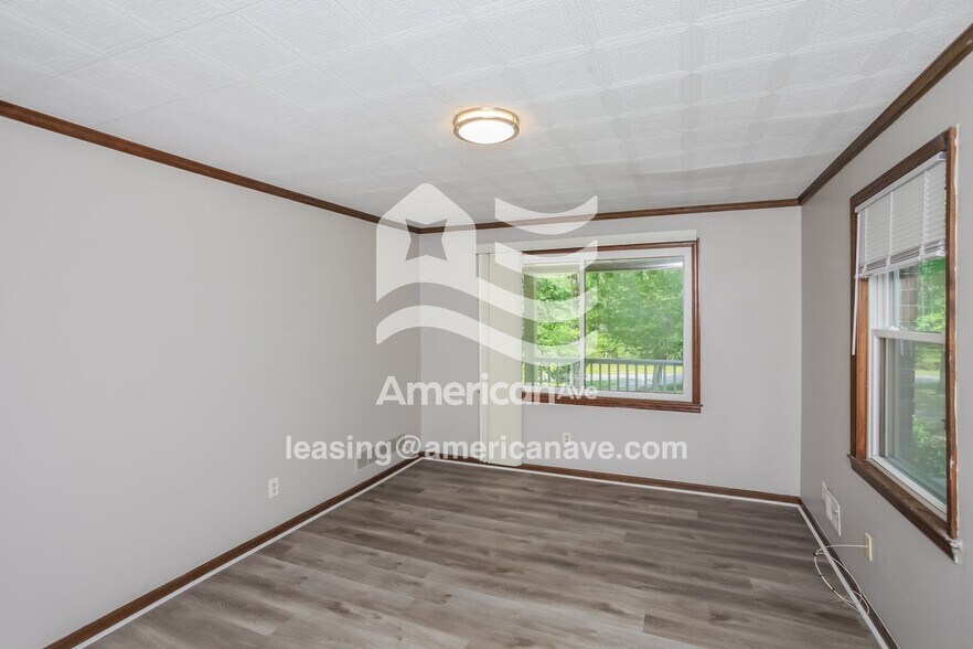 Building Photo - 1021 Old Birch Dr