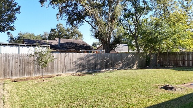 Building Photo - 2520 Northern Dr