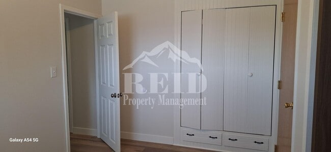 Building Photo - East Bremerton Rambler - 3 Bed 1 Bath with Garage and Carport Parking