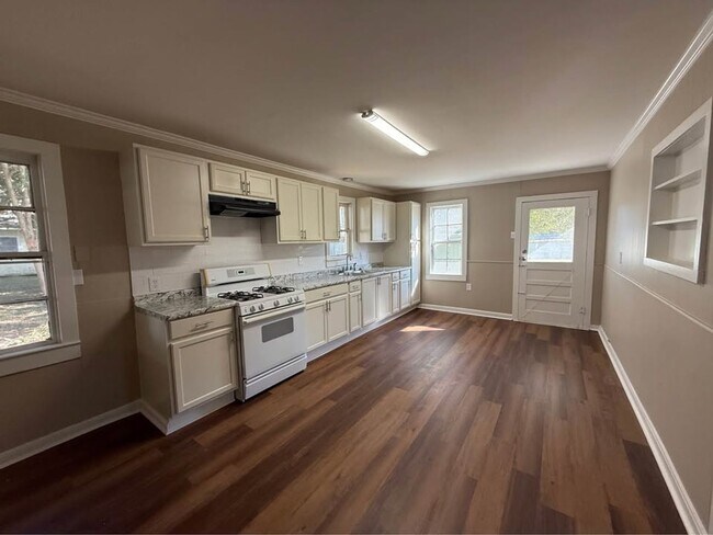 Building Photo - 3 Bedroom 1 Bathroom Home for Rent