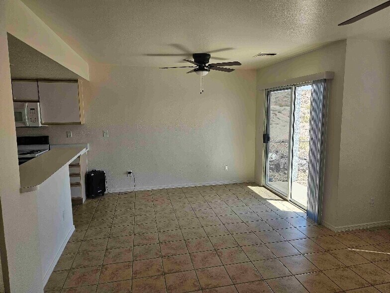 Building Photo - 3440 Sunriver Rd