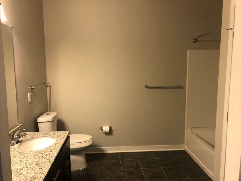 Building Photo - 1124 Litton Ave