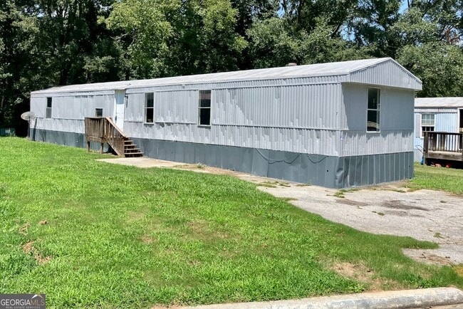Primary Photo - 340 Towler St