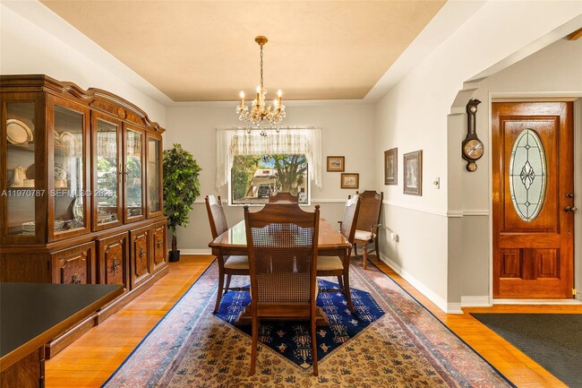 Building Photo - 430 NE 52nd Terrace