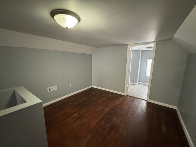 Building Photo - 1129-1131 S Sheffield Avenue