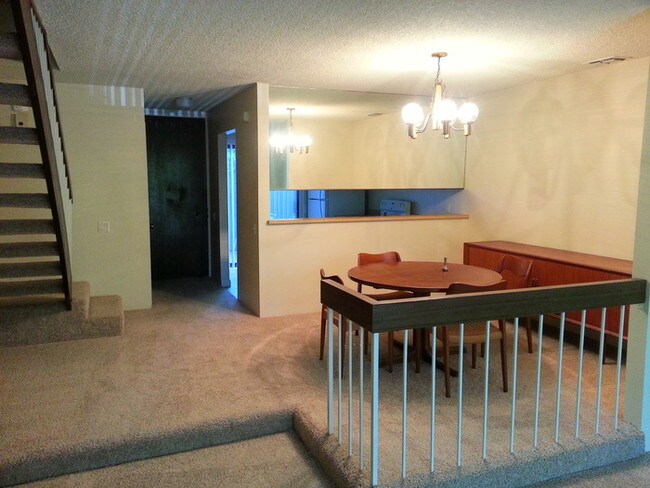 Building Photo - 605 Woodside Sierra